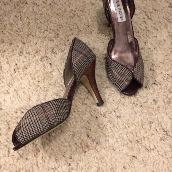 Steve Madden Plaid Peep Toe Heels - Picture 3 of 7